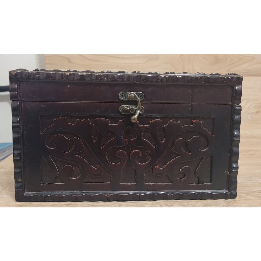 Gottschalks Wooden Decor  Jewelry Box with Suede Inside Minor Damage Pre-owned